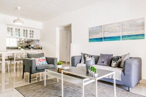 Comfort-huoneisto | Yksityinen keittiö | Jääkaappi, mikroaaltouuni, uuni, astianpesukone