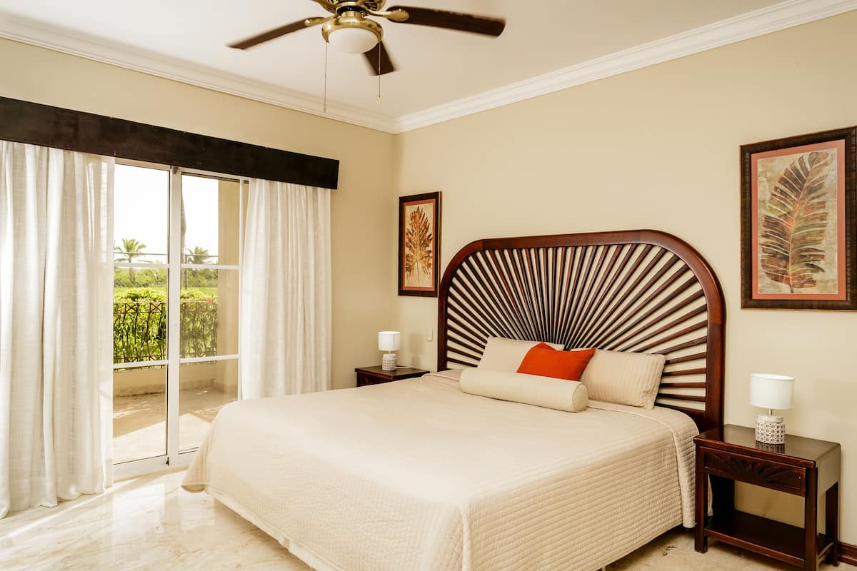 3 bedrooms, in-room safe, individually decorated, individually furnished