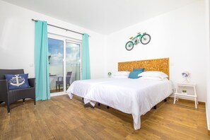 Twin Room, Private Bathroom | Hypo-allergenic bedding, blackout drapes, soundproofing, free WiFi - Sagres Sun Stay - Surf Camp & Hostel (Vila do Bispo)