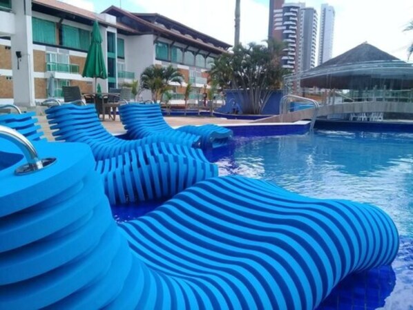 2 outdoor pools, sun loungers