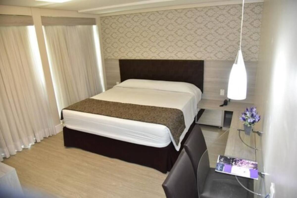 Minibar, coffres-forts dans les chambres, Wi-Fi gratuit, draps fournis