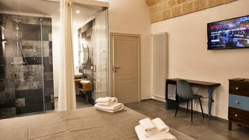 Deluxe Double Room, 1 King Bed, Private Bathroom | Memory foam beds, minibar, in-room safe, individually decorated