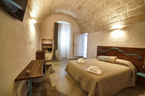 Standard Room, 1 King Bed | Memory-foam beds, minibar, in-room safe, individually decorated - B&B Palazzo Murat (Monopoli)