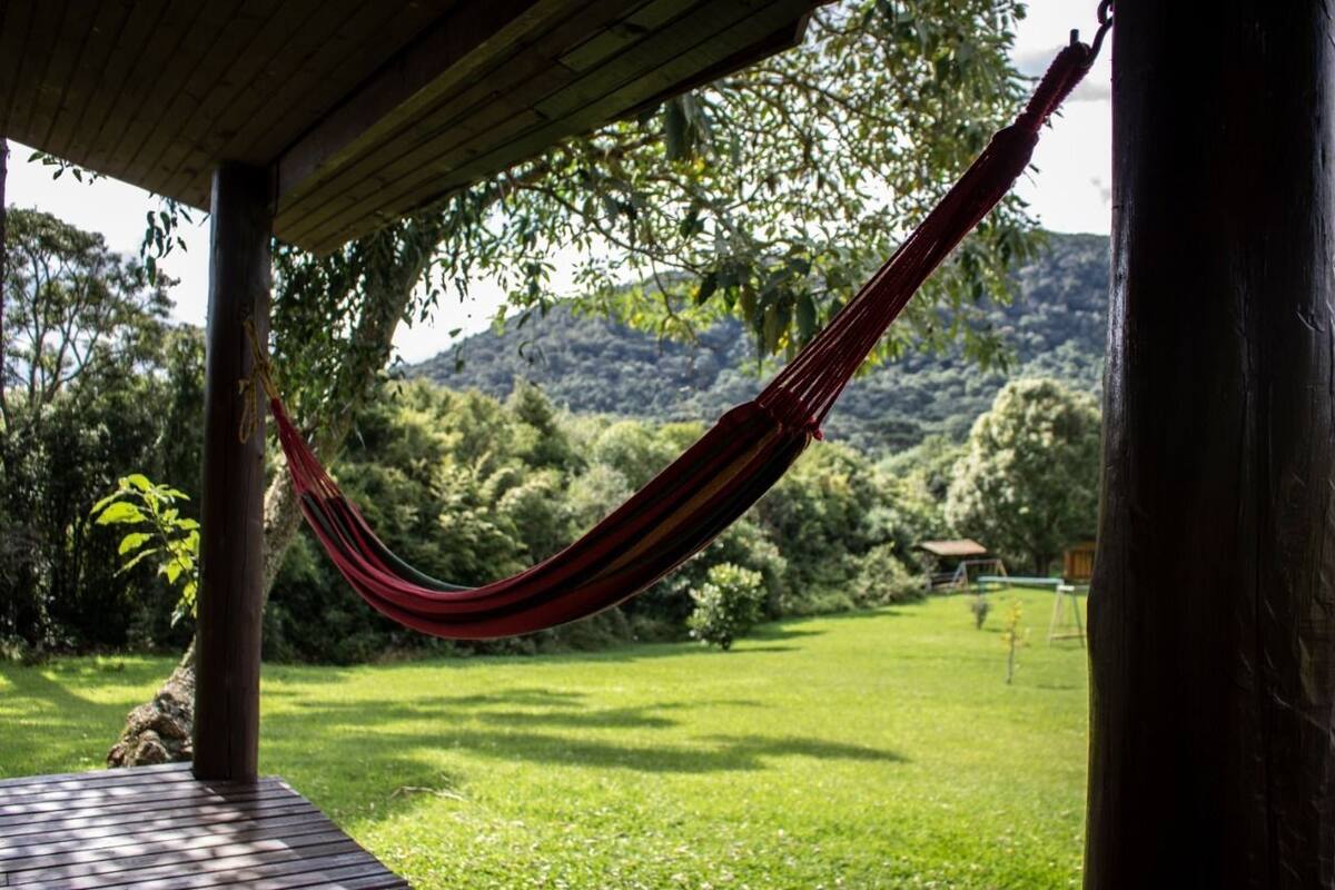 Chalet, varias camas, vistas al jardín | Cortinas opacas y ropa de cama