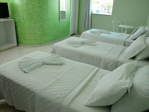 Desk, laptop workspace, blackout drapes, iron/ironing board - Mais Hotel (Macapa)