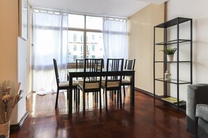 Apartment, 1 Schlafzimmer, Küche | Essbereich im Zimmer