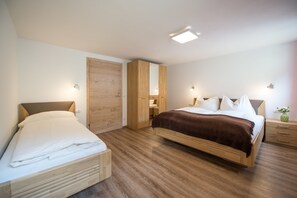 Apartment, Mountain View (8) | Down comforters, in-room safe, blackout drapes, soundproofing