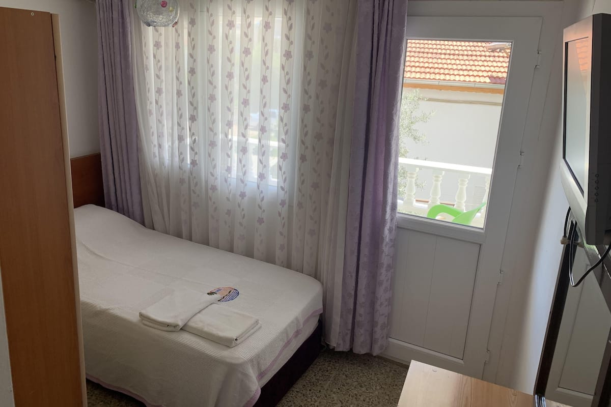 Desk, iron/ironing board, free WiFi, bed sheets