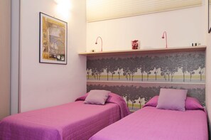 Double or Twin Room, 1 Double Bed, City View | Minibar, desk, blackout drapes, soundproofing - B&B Napoli Plebiscito (Naples)
