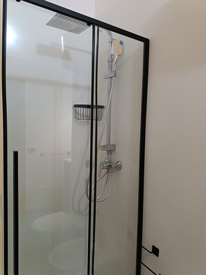 Double or Twin Room, 1 Double Bed, City View | Bathroom | Free toiletries, hair dryer, bidet, towels - B&B Napoli Plebiscito (Naples)