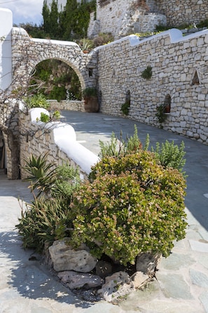 Superior Villa, Private Pool, Sea View | Terrace/patio - Villa Haritomeni (Paros)