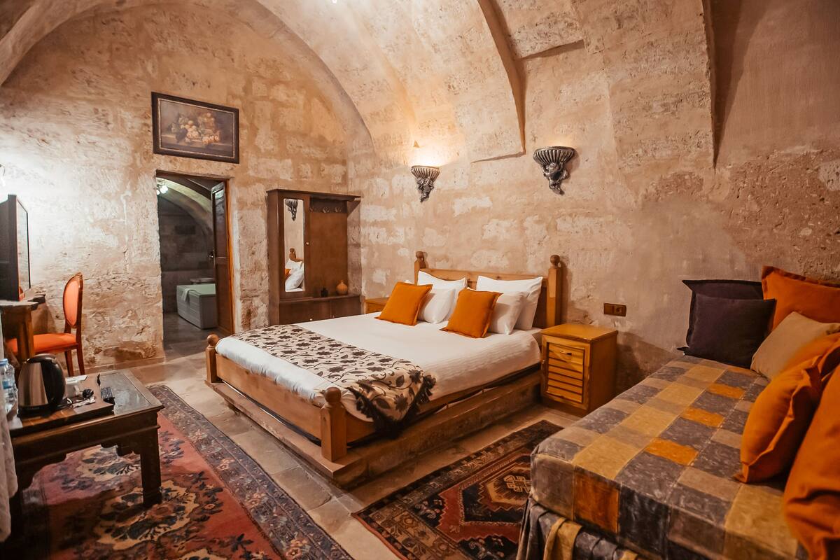 Suite, hidromasaje (Stone) | 1 habitación, ropa de cama de alta calidad y decoración personalizada