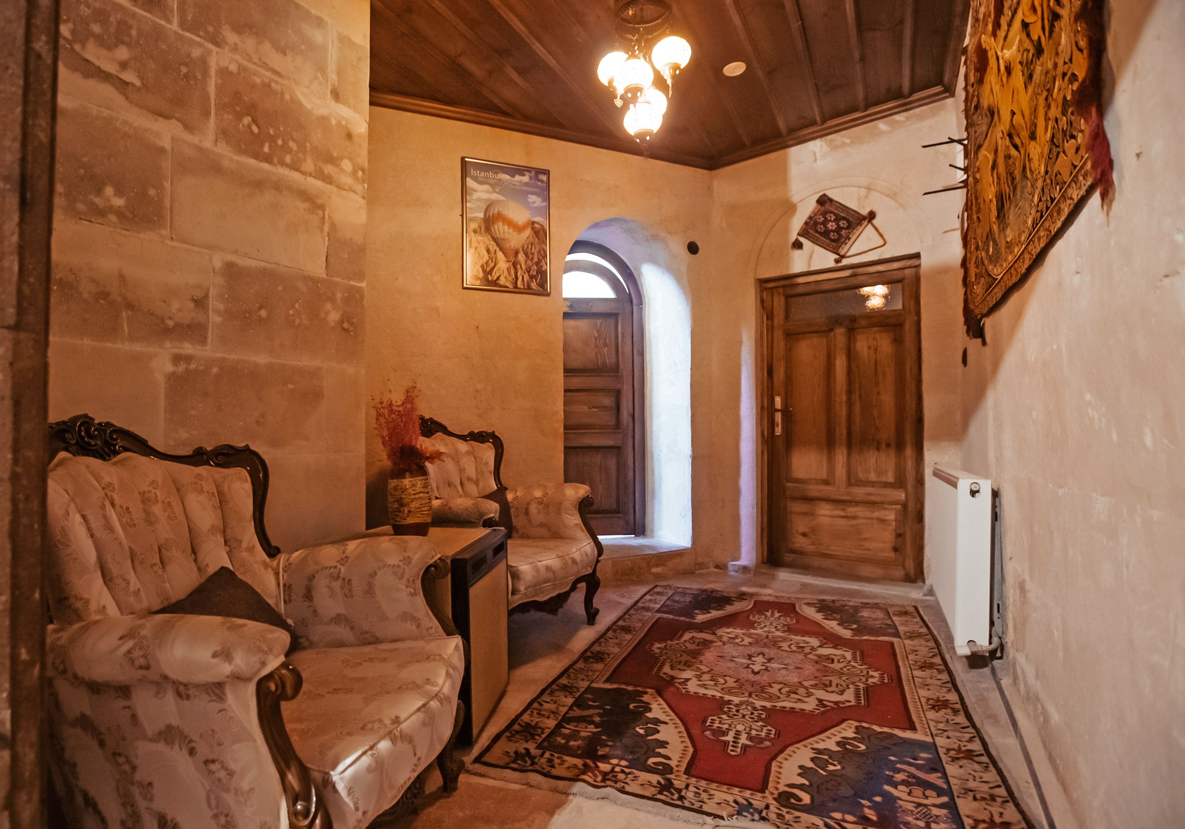 80-cm lcd tv with satellite channels, tv