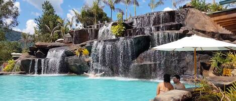 10 outdoor pools, pool umbrellas, sun loungers