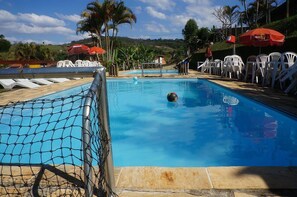 10 outdoor pools, pool umbrellas, sun loungers