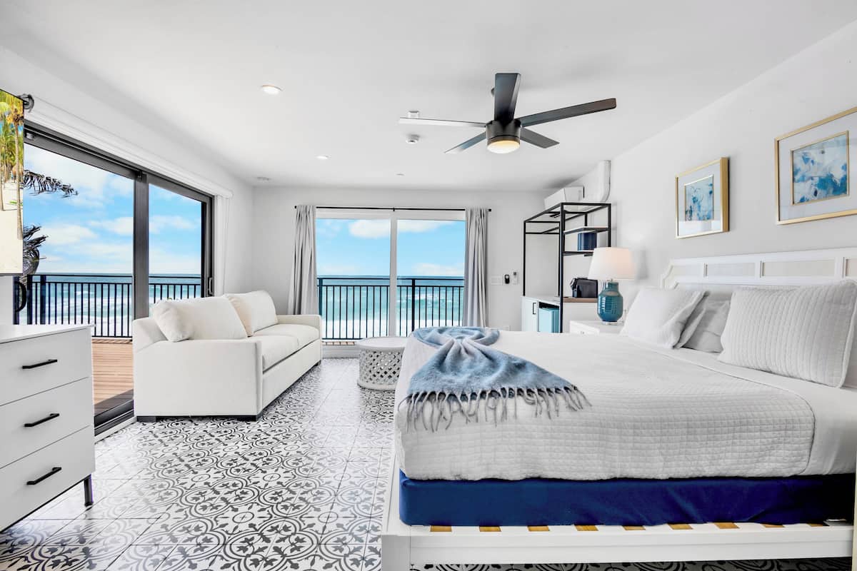  Upstairs Private Terrace Superior King Suite | 1 bedroom, premium bedding, pillow-top beds, iron/ironing board