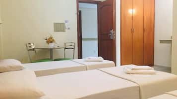 1 habitación, escritorio, wifi gratis y ropa de cama