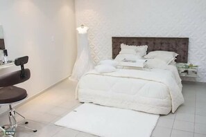 Schreibtisch, kostenloses WLAN, Bettwäsche