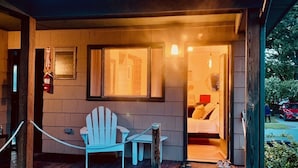 Chambre Standard, 1 grand lit | Literie de qualité, fer et planche à repasser, accès au Wi-Fi (inclus)