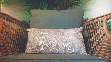 Room | Premium bedding, iron/ironing board, free WiFi, bed sheets