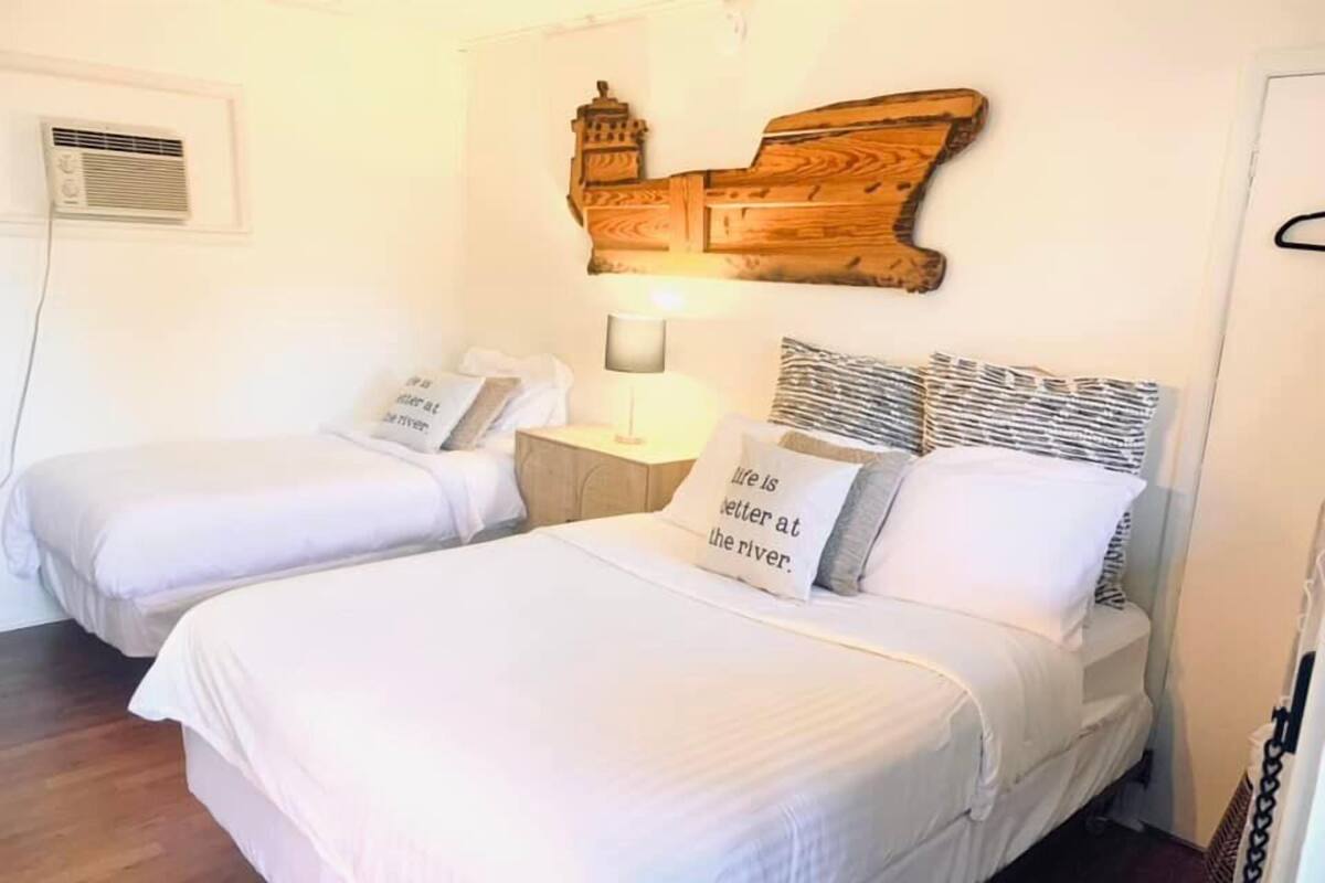 Standard Room, Multiple Beds | Premium bedding, iron/ironing board (on request), WiFi (free)