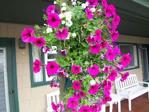 Exterior - Wooden Boat Inn (Clayton)