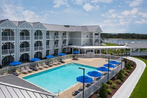 Outdoor pool, open 8:00 AM to 8:00 PM, sun loungers