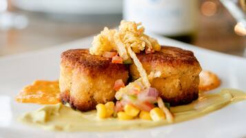 Der serveres morgenmad, frokost, aftensmad og sydstatsretter