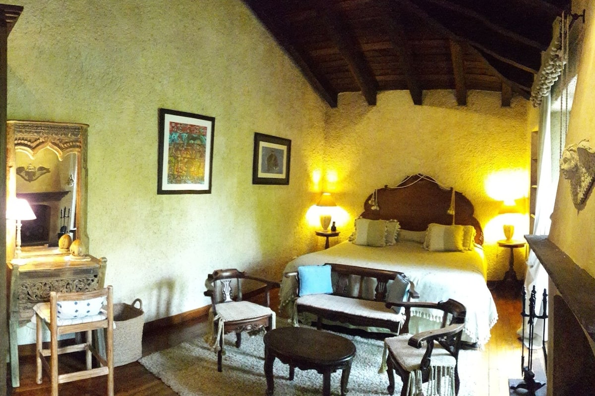 Suite, 1 King-Bett | Minibar, Zimmersafe, Schreibtisch, kostenloses WLAN