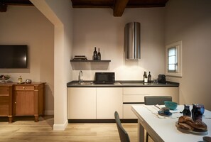 Fridge, microwave, dishwasher, coffee/tea maker - "CIELO" - Elegant apartment for 4/5 persons on the 2nd floor. (Firenze)