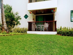 Outdoor dining - Marulhos Suites with sea view (Ipojuca)