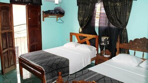 Phòng 4 dành cho gia đình, quang cảnh sân vườn | Bàn ủi/dụng cụ ủi quần áo, trang trí khác biệt 
