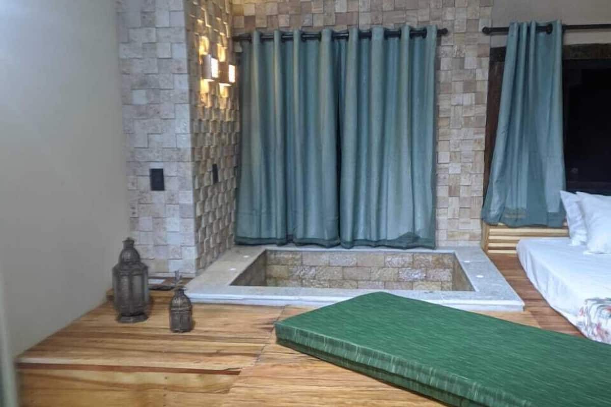 Deluxe Quadruple Room | 1 bilik tidur, Wi-fi percuma, cadar katil 
