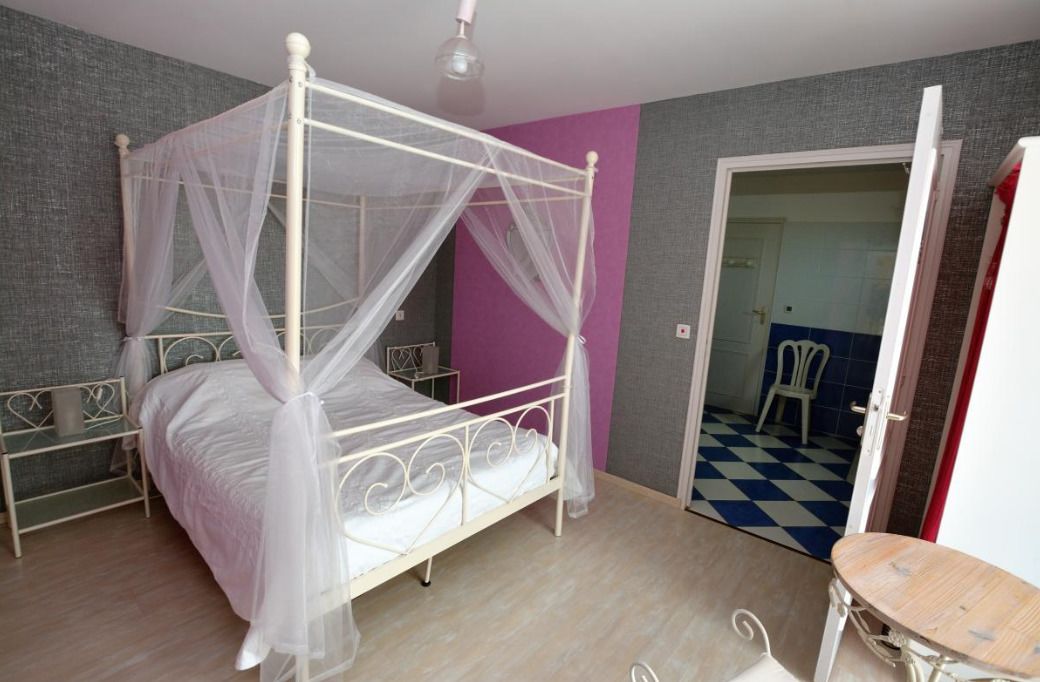 Double Room, 1 Double Bed, Accessible (Argent) | Individually decorated, individually furnished, iron/ironing board
