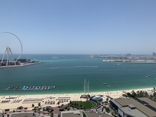 View from property - Pelicanstay Seaview Suites in JBR Walk (Dubai)