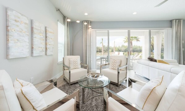 TV, video game console - Modern 6 Bedroom Home with Upscale Living at Reunion (Kissimmee)