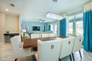 House, 6 Bedrooms | In-room dining - Champions Gate Exec Villas- 1580flange (Davenport)