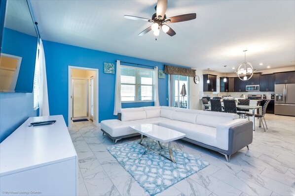 Casa, 6 habitaciones | Área de sala de estar