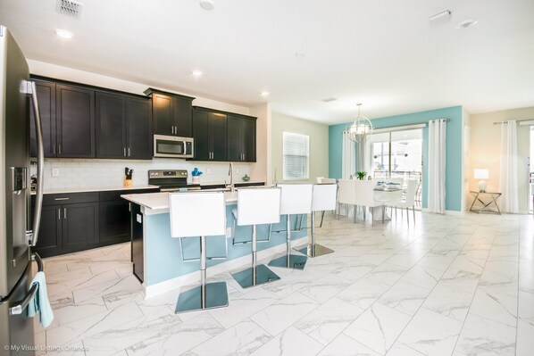 Maison, 6 chambres | Restauration dans la chambre