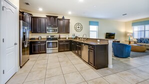 House, Multiple Beds | Private kitchen | Coffee/tea maker, fridge, microwave, oven - Champions Gate Exec Villas- 1450rf (Davenport)