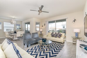 Casa, 6 quartos | Área de estar