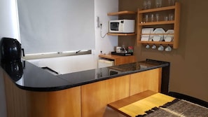 Studio | Dapur kecil pribadi | Kompor dan ketel listrik
