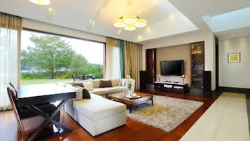 Luxury Suite