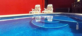 La kasuka, Detached villa with pool. Wifi