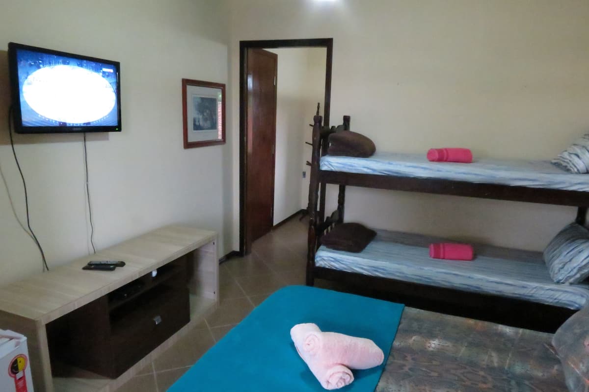 Suite traditionnelle, Plusieurs lits | Accès au Wi-Fi (inclus), literie fournie