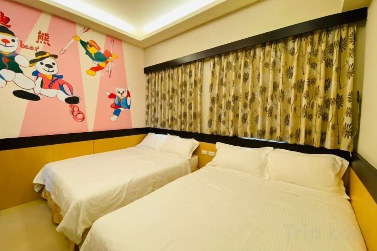 Desk, WiFi (free), bed sheets