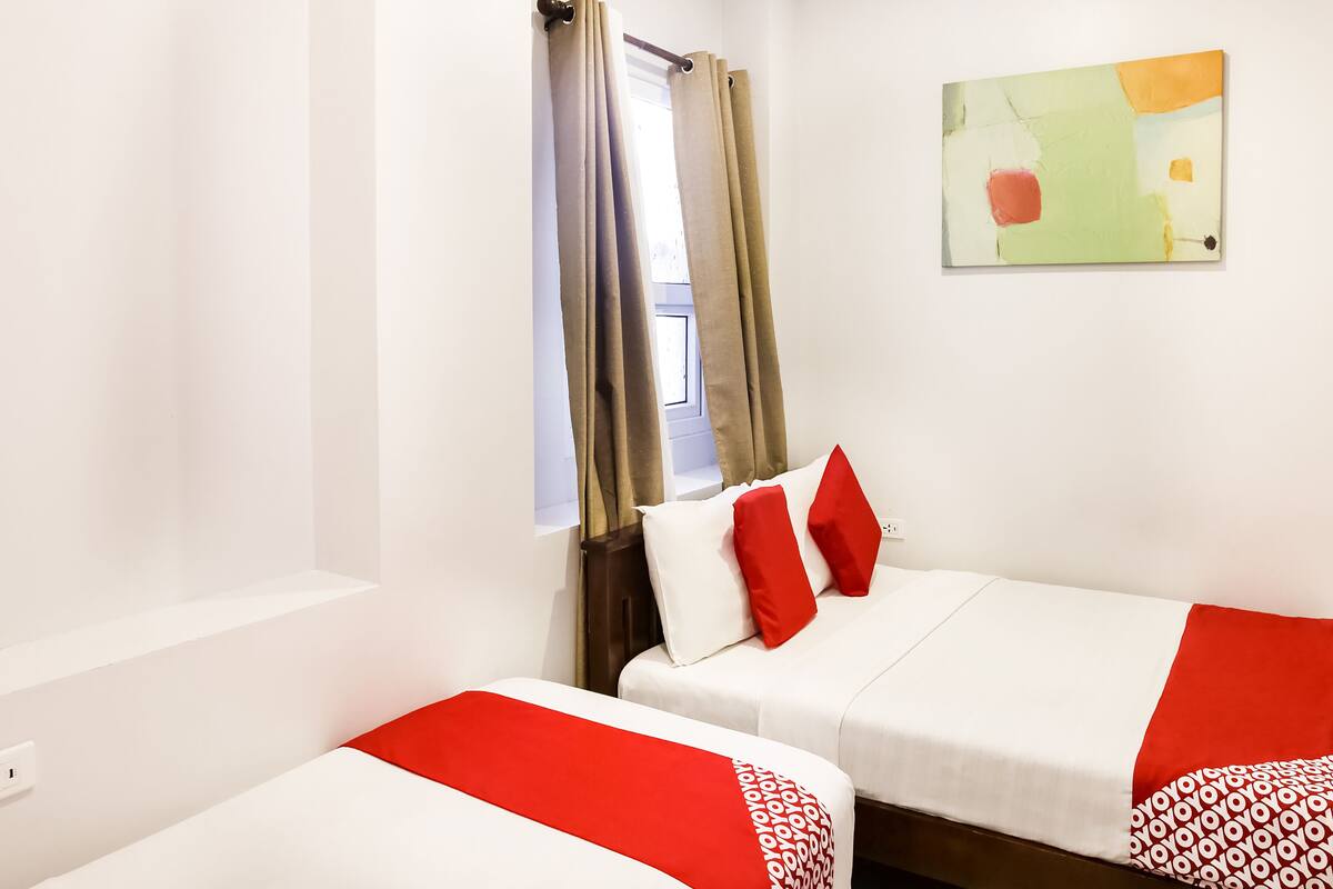 Blackout curtains, free WiFi, bed sheets