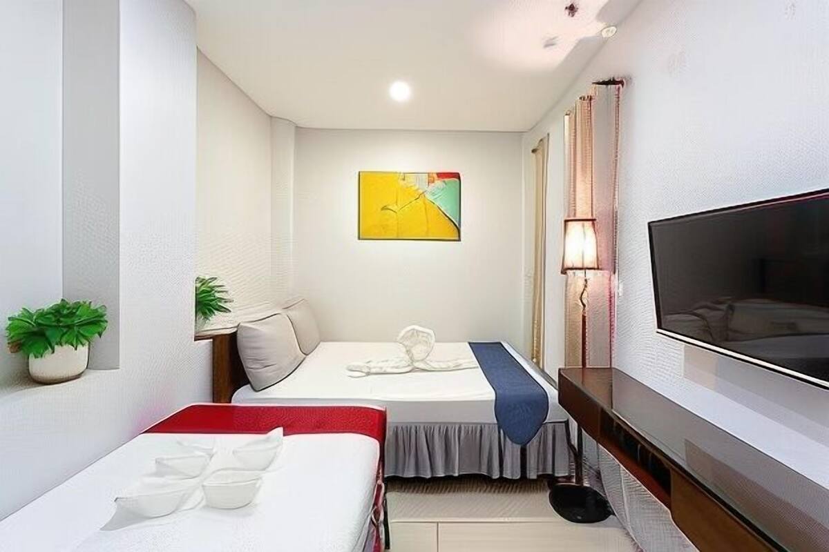 Desk, free WiFi, bed sheets