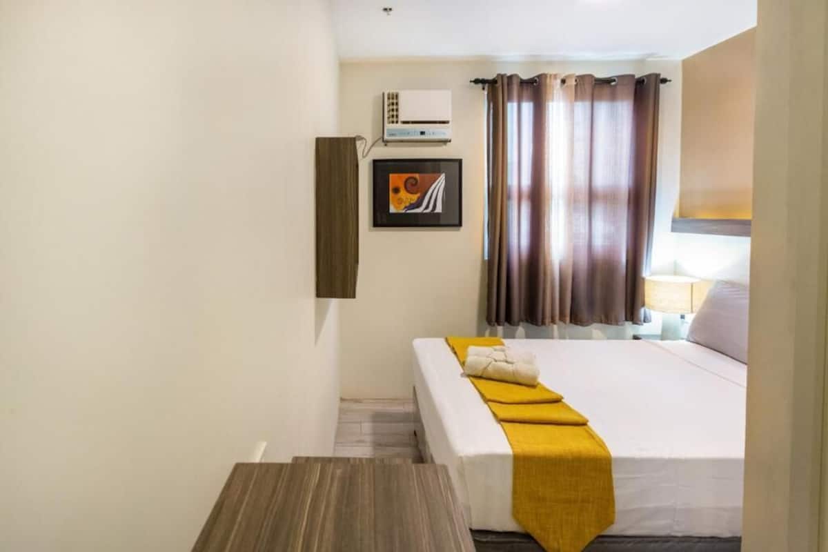 Deluxe Double Room | Blackout drapes, WiFi (free), bed sheets