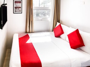 Desk, free WiFi, bed sheets - The Rooms by Alinace @ Mango (Cebu)